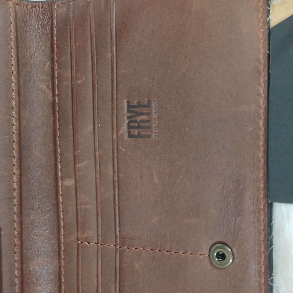 Frye Tan Leather Unisex Card Holder/Wallet NWOT - Picture 3 of 6